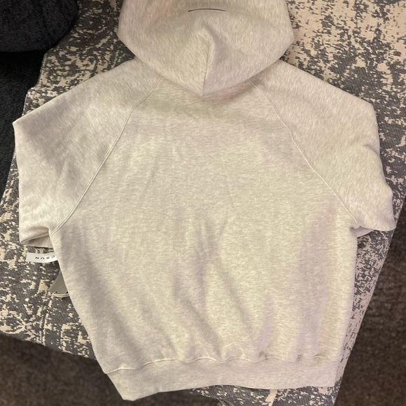 Fear of God ESSENTIALS
Off-White 1977 Hoodie
Size XS
Color Light Oatmeal - Picture 6 of 6